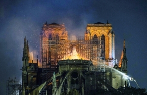 Městské okamžiky - požár Notre Damme 2019 1