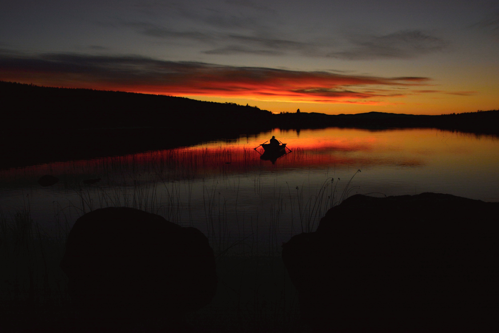 Soumrak nad jezerem