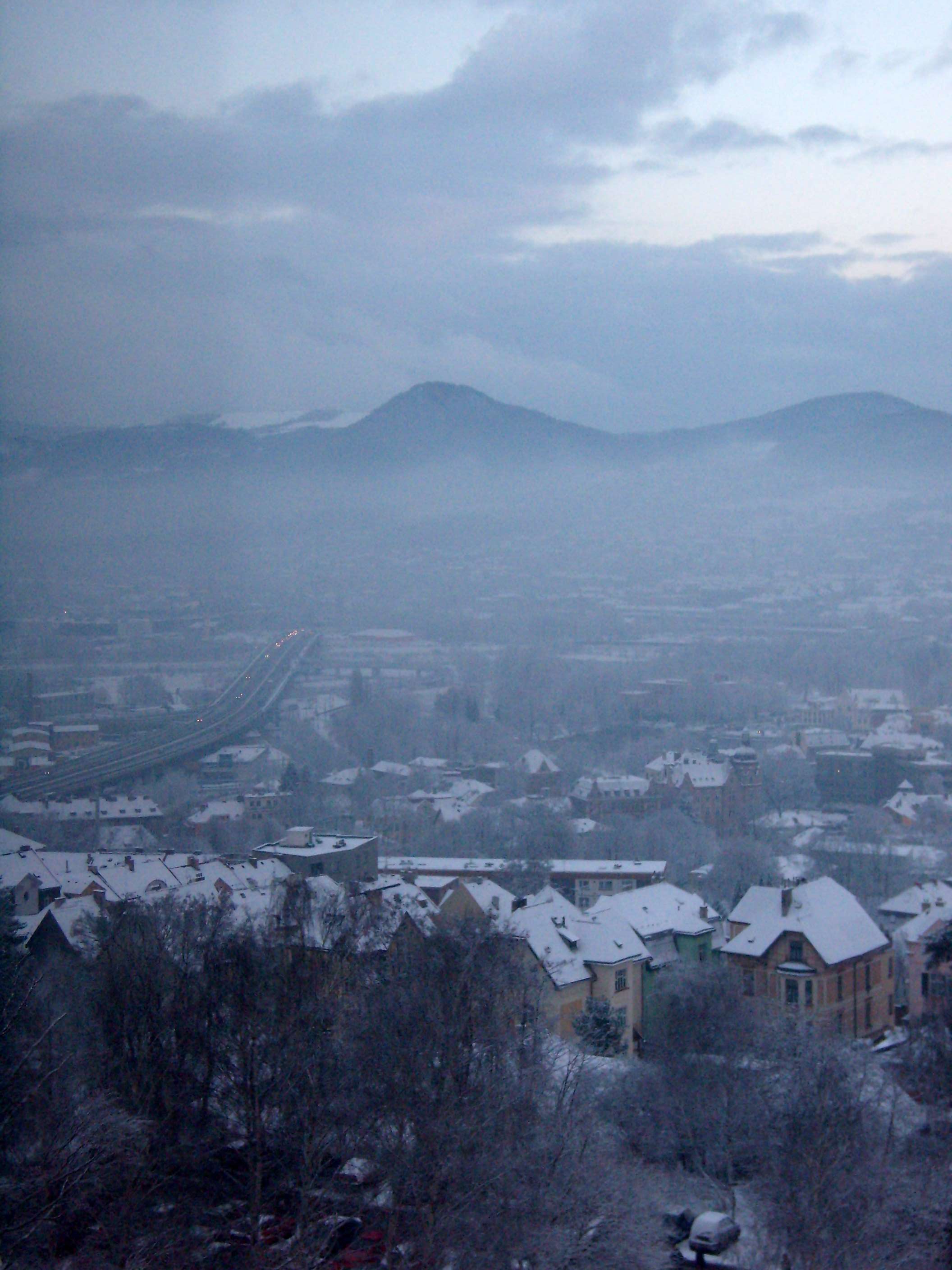 Zimní mlha nad Děčínem