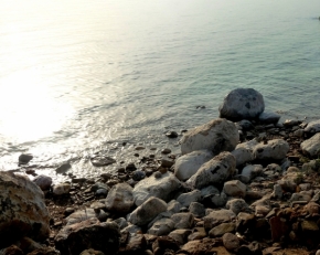 Marina Al Kuri - Nedotčené kameny