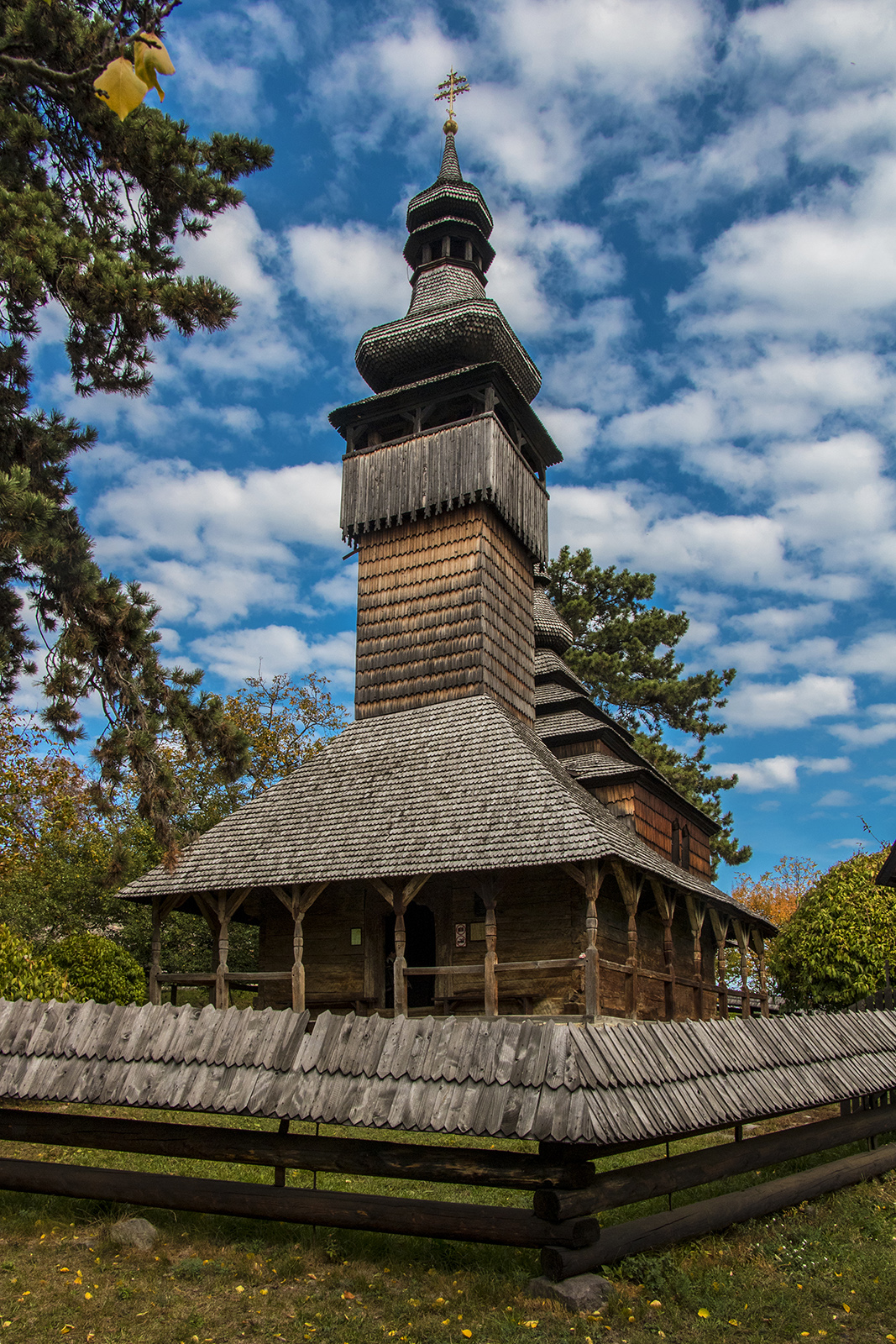 Dřevěný kostelík