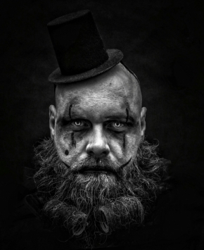Černobílý portrét - Klaun