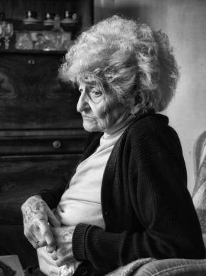 Černobílý portrét - Babička