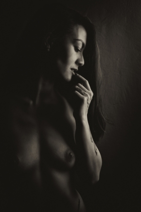 Černobílý portrét - žena