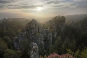 Fotograf roku v přírodě 2020 - Svítání ve skalách