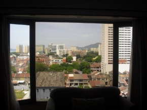 Pohled z okna - město