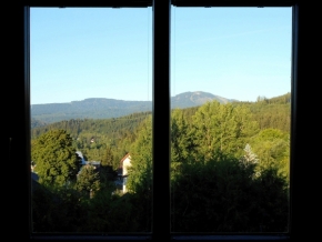 Pohled z okna - Letní ráno