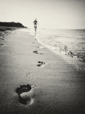 Jan Bujáček - Walking on the beach