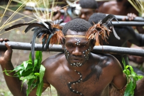 Portrét je o lidech - Domorodý tanečník z Vanuatu