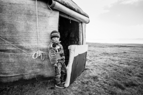 Dětský svět - Fotograf roku - Kreativita - VI.kolo - Před jurtou