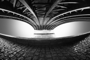Architektura - Pod mostom
