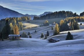 Krajina - Mrazivé podzimní ráno v Dolomitech