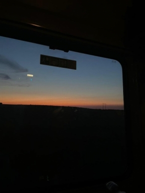 Západovka/východovka - Výhled z vlaku