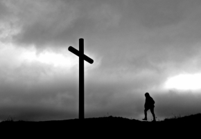 Černobílá - cesta ke kříži