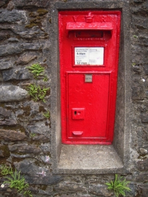 Vladimíra  Honsová - Zátiší z Anglie - stará poštovní schránka