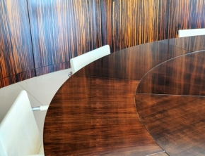 Zátiší - Stůl se židlemi