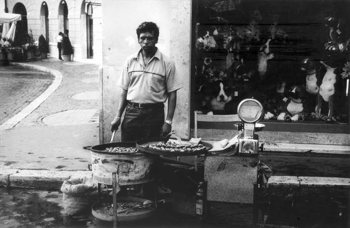 Prodavač kaštanů, Itálie