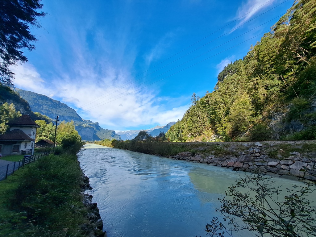 Řeka Aara ve Švýcarsku