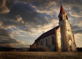 Zapomenutá krása staveb - Kostel Lužice