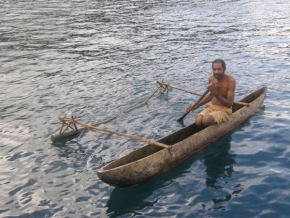 Pohyb bez motoru - člun náčelníka vesnice
