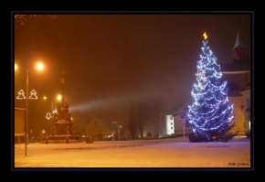 Světlo, stín a barva - Vánoční náměstí v Letohradě