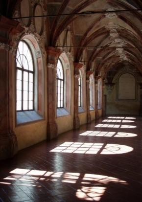 Světlo, stín a barva - V klášteře