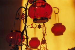 Světlo, stín a barva - Čínské svíčky