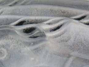 Kouzlení zimy - Zmrzlé vlnky na potoce