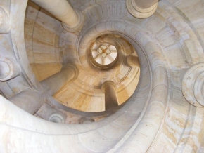 Architektura a památky - Uvnitř schodiště