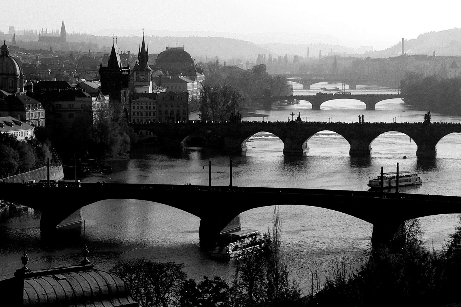 Mosty přes řeku Vltavu