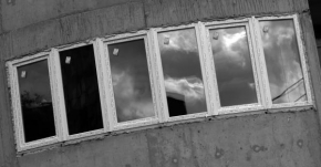 Černobíle… - Okna