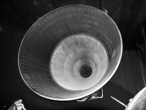 Černobíle… - Raketový motor z Apolla