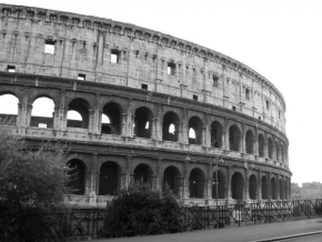 Černobíle… - Coloseum