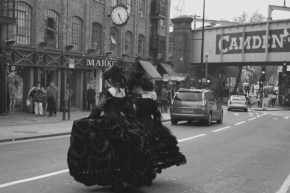 Černobíle… - Život v Camden Town