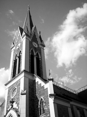 Černobíle… - Kostel