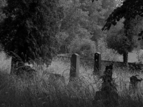 Černobíle… - Hřbitovní ticho