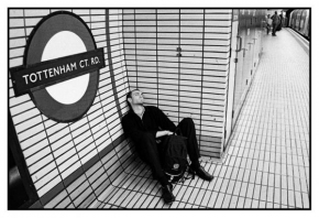 Černobíle… - Fotograf roku - kreativita - London Underground
