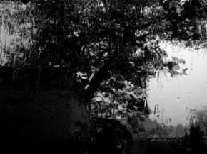 Černobíle… - Prší