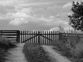 Černobíle… - Brána do nebe