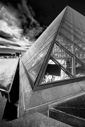 Černobíle… - Louvre