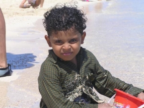 Portréty dětí - Chlapček na pláži