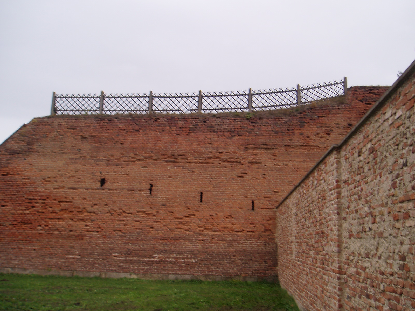 Terezínská zeď