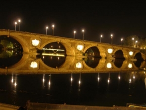 Po setmění - Most v Toulouse