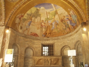 Detail v architektuře - V chrame sv.Marka