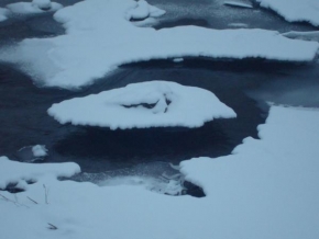 Královna zima - UFO na rieke