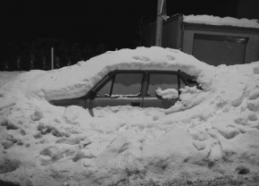 Královna zima - Sousedovo auto