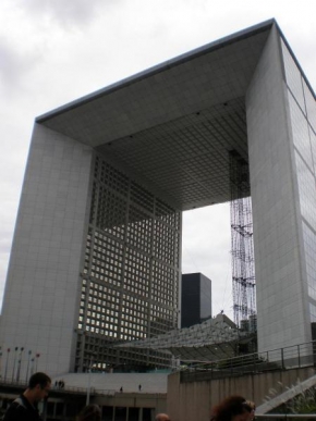 Architektura a památky - Budova v Paříži-moderní čtrť La de Fance