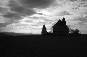 Po setmění - Kostel na vršku