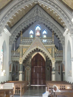 Architektura a památky - Uvnitř kostela v El Vale